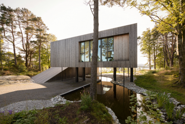 Villa dengan desain modern dan ruang terbuka dari Norwegia